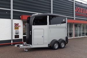 Ifor Williams HBX506 Black Saddle (1).jpg