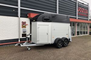 Humbaur Equitos Alu Plus 2-paards zadelkamer (1)