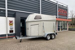Saris 2-paards trailer _ zadelkamer 2005  (1)