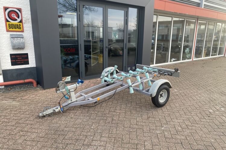 Boottrailer voor rubberboot ongeremd (1)