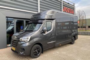 Renault Master 3XL hengstenuitvoering Ferrari grijs 2024 (1)